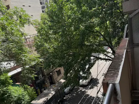 Cespedes 2400, Piso 3