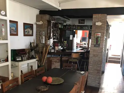 Casa en Venta - 3 dormitorios con parque y pileta