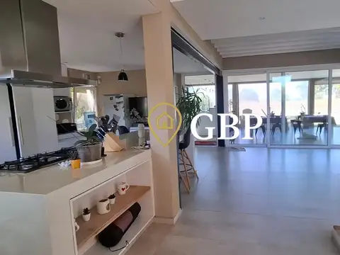 Casa en venta en Canning Barrio La Alameda