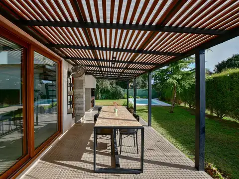 Casa 4 ambientes con 3 baños