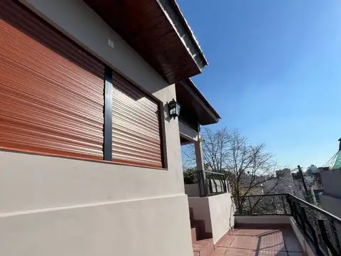 Casa 5 ambientes con 3 baños