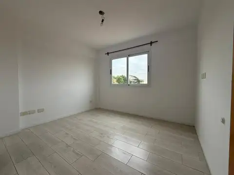 Departamento en Alquiler en Ituzaingo Norte, $ 700.000