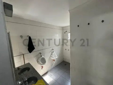 421 entre Cno. Centenario y 7 , Piso 0