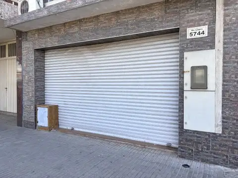 Ovidio Lagos 5744 - Nave 1000m2 + Oficinas