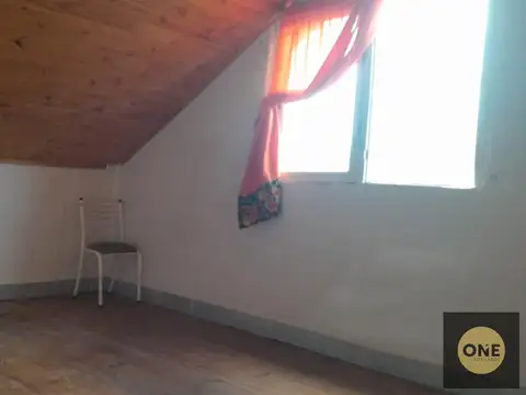 Casa en Alquiler con 1 cochera