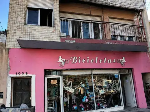 VENTA PH 4AMB VILLA PRIMERA CON BALCON A RECICLAR
