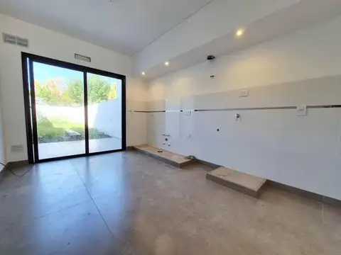 Casa 3 ambientes con 2 baños