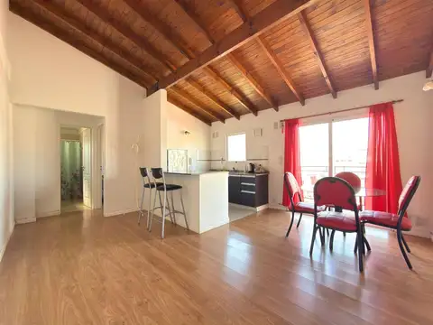 Departamento de 2 ambientes con balcon y cochera