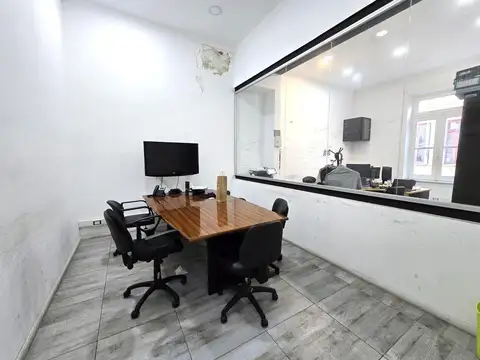Oficina 3 ambientes con 2 baños