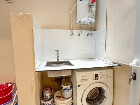 2 AMBIENTES CON DEPENDENCIA. CENTRO.