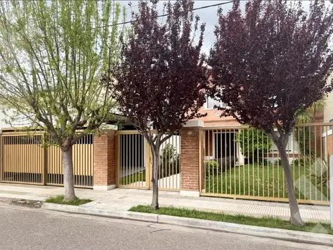 Casa en Venta en Neuquén, USD 750.000