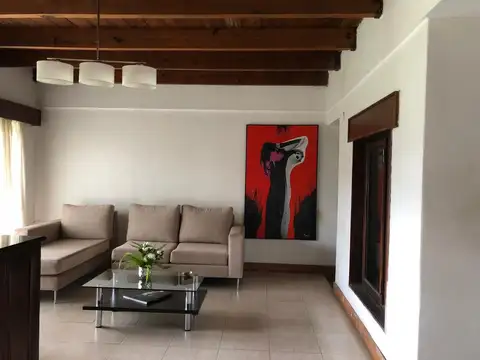 Casa 7 ambientes con 3 baños