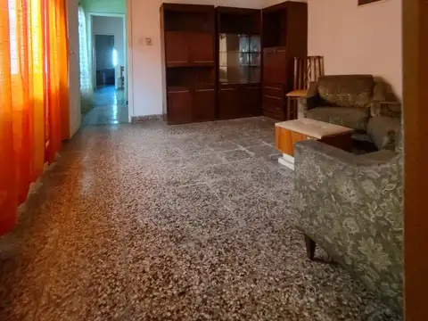 Depto Tipo Casa 4 ambientes con 1 baño