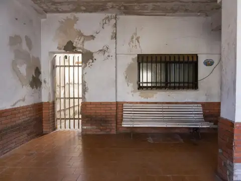 Venta esquina 2 viviendas terrazas cochera PERMUTA