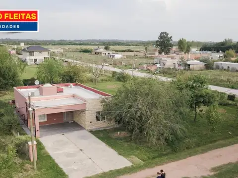 Casa 3 ambientes con 2 baños