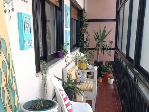 Excelente 4 Ambientes con Dependencia de Servicio - Baulera - Balcon al contrafrente