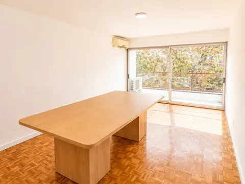 Vende apartamento Pocitos 3 dorm 2baños y balcones