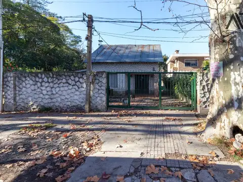 Casa en venta 4 dormitorios  c/cochera en Paso de las Duranas