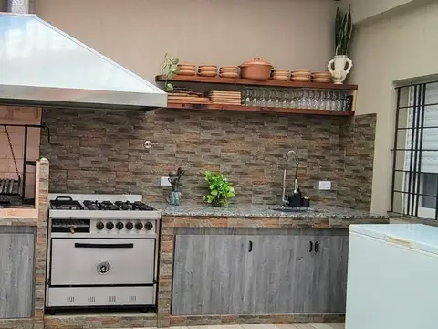 Casa 4 ambientes con 1 baño
