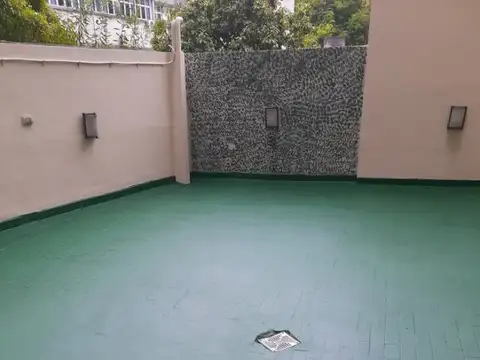 DEPARTAMENTO 3AMB con  PATIO ATERRAZADO. Recien Pintado