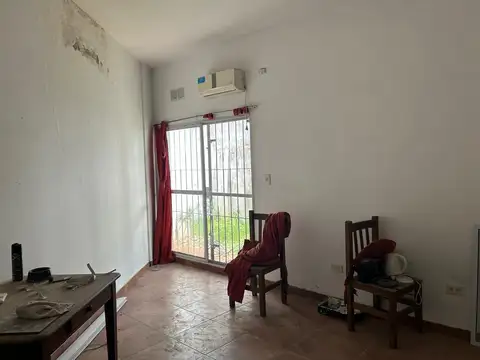 Depto Tipo Casa en Venta en Temperley, USD 85.000