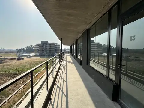 Alquiler oficina Fisherton Tierra Nueva