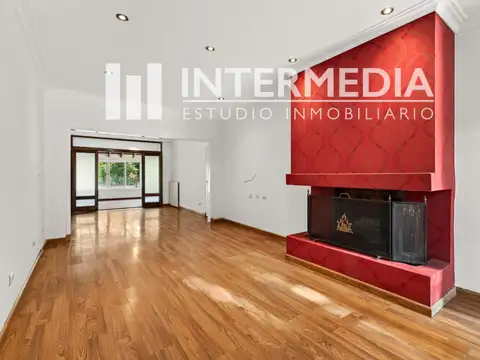 Casa en Venta con 6 cocheras