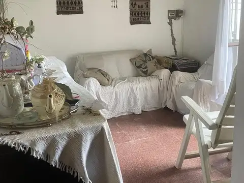 VENTA TERRENO 855 M2 + 55 M2 CONSTR. POETA LUGONES