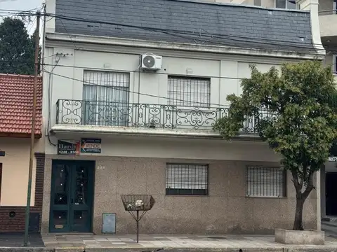 Venta 2 Ambientes con Patio en Banfield.