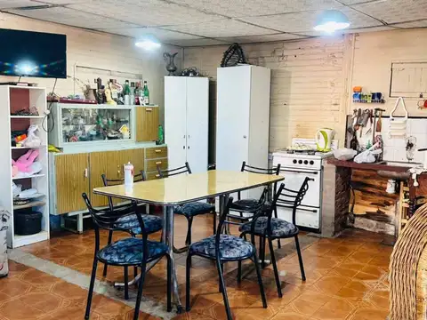 Casa en Venta con 3 cocheras