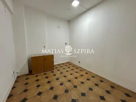 Oficina 6 ambientes con 2 baños