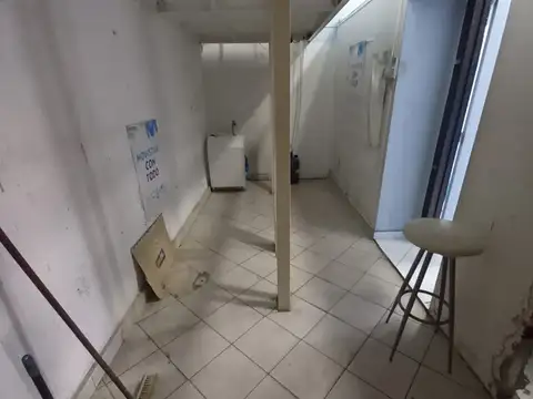 Local en la mejor ubicacion de Munro, sobre la esquina más transitada