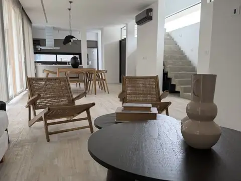 Club de Campo Grand Bell  467 e/ 142 y 148 5000