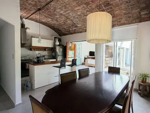 Casa en Venta con 3 cocheras