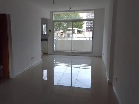 Divisible y todo luz y sol   Cochera semicubierta - A pasos del Metrobús! Terraza y Laundry