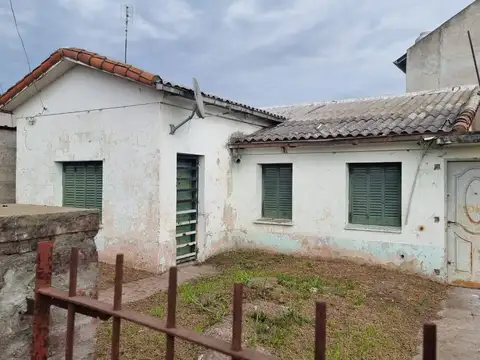 Casa en Longchamps con escritura para vivienda o uso comercial apto credito