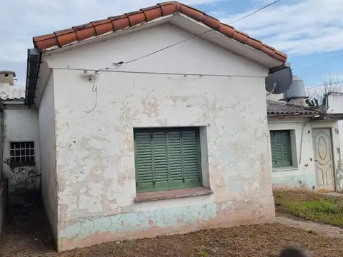 Casa en Longchamps con escritura para vivienda o uso comercial apto credito