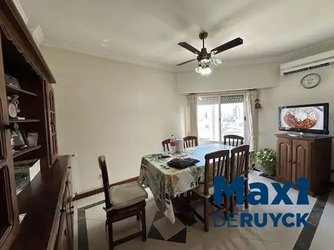 Departamento 4 ambientes con 2 baños