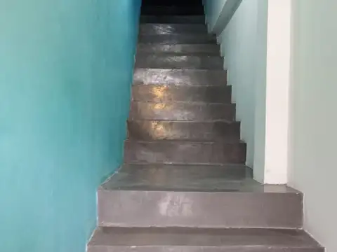 Azcuénaga 800, Piso 1