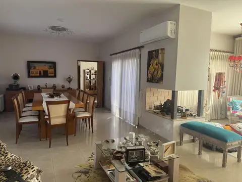 Casa en Venta en El Bosque, USD 750.000
