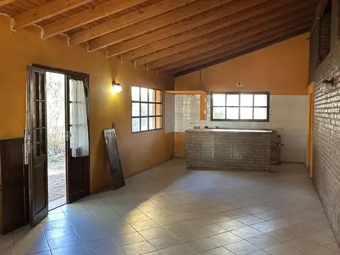Casa 8 ambientes con 3 baños