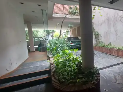 Casa en Venta con 6 cocheras