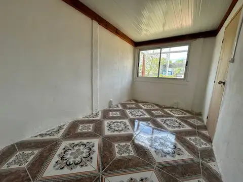 Casa 2 ambientes con 1 baño