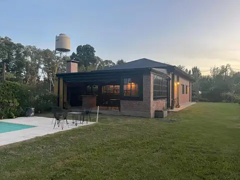 CASA 3 DORMITORIOS VENTA EL RODEO PARQUE Y PILETA