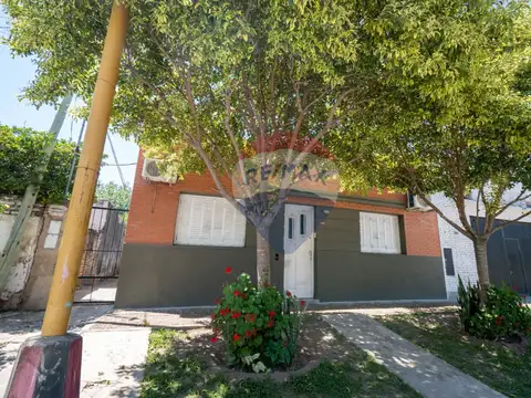 Casa en venta de 3 dormitorios y patio en zona sur