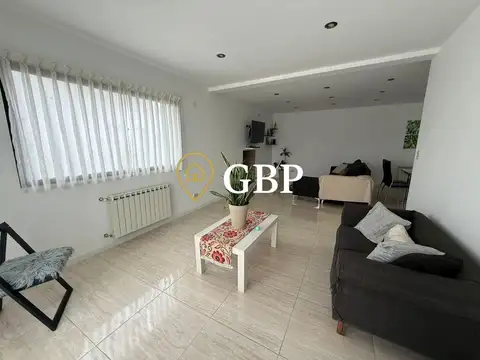 Casa 5 ambientes con 3 baños