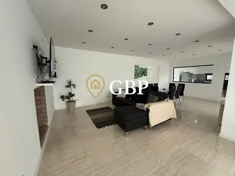 Casa en Alquiler de 4 dormitorios