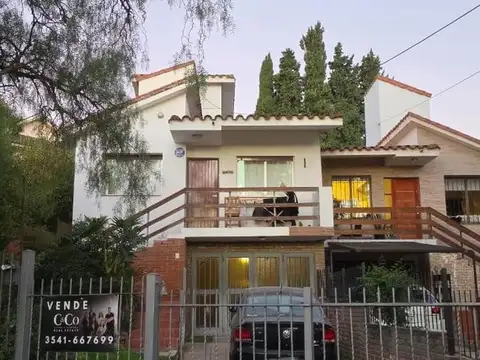 Casa en Venta con 1 cochera