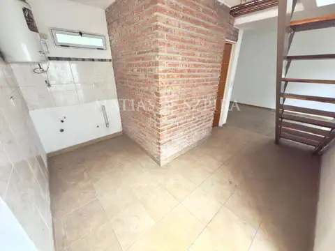 Depto Tipo Casa en Venta con 1 cocheras