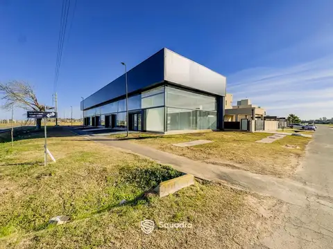 ALQUILER - Local comercial en esquina de 75 m². por Av. Fuerza Aérea - Barrio Don Mateo, Funes.